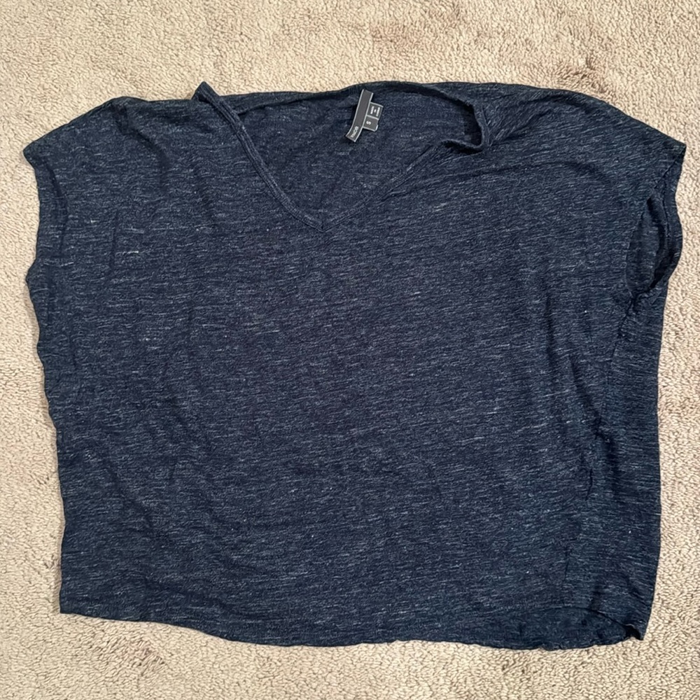 VINCE dark blue top sz SMALL